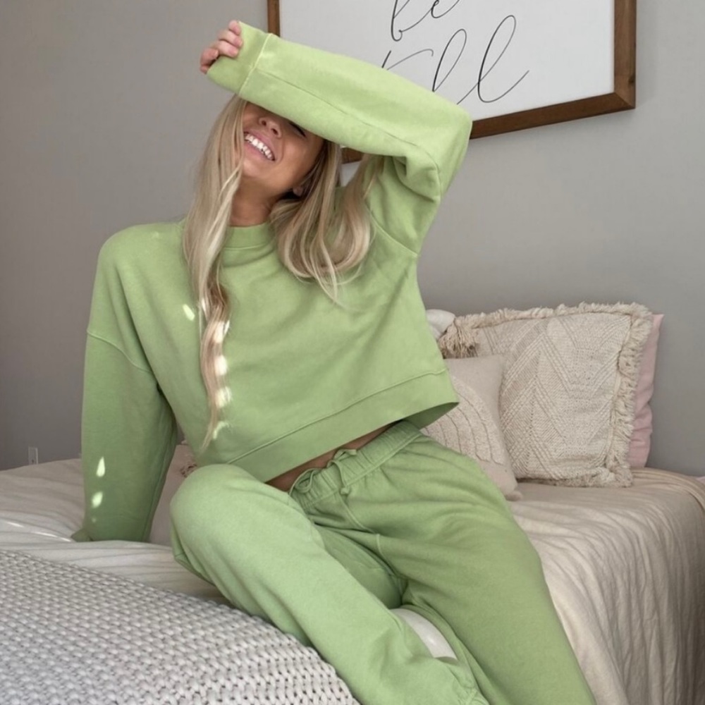 Mate the Label Fleece Crop Sweatshirt - Pistachio - Size S